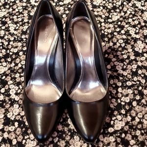 Spring by Aldo Black Round Toe Heels